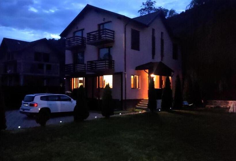 펜션 La Hotar Bran Moieciu