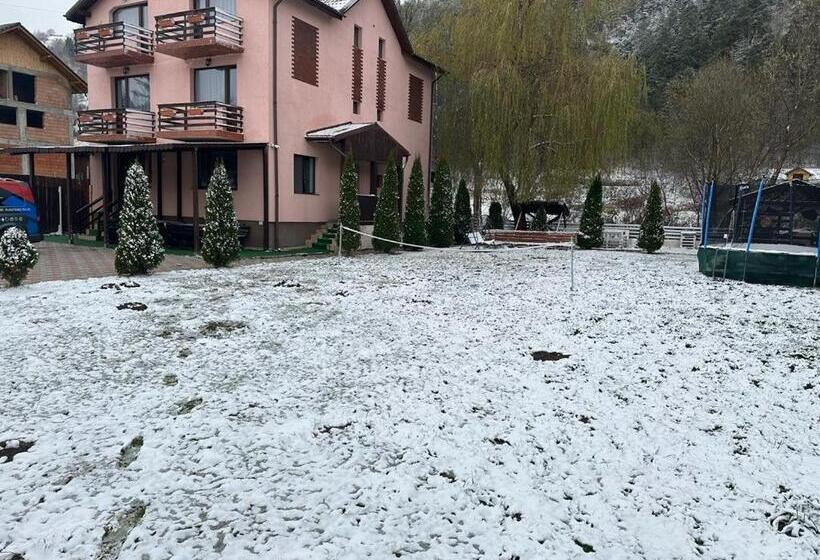 펜션 La Hotar Bran Moieciu