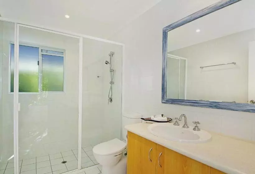 44 Cooran Court