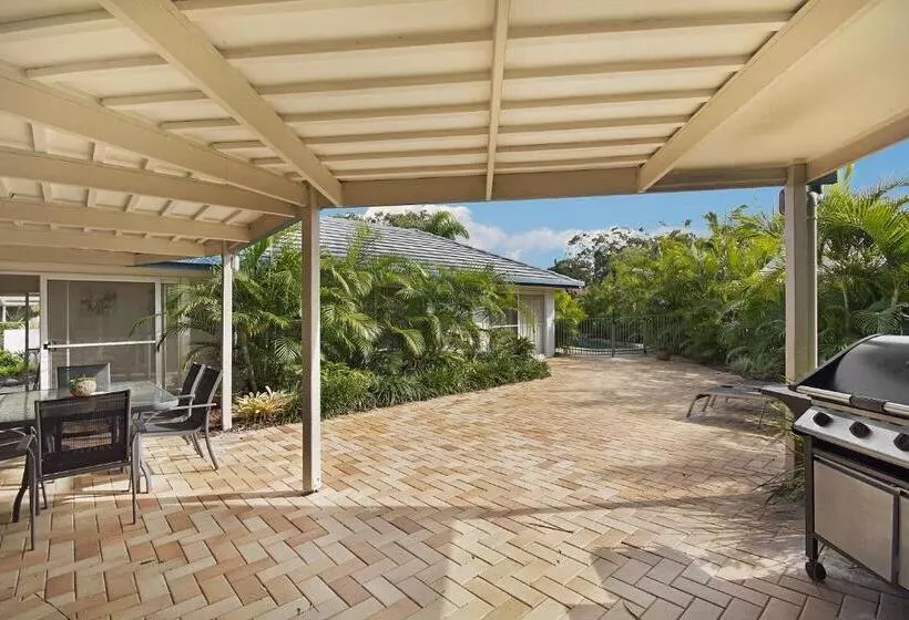 44 Cooran Court