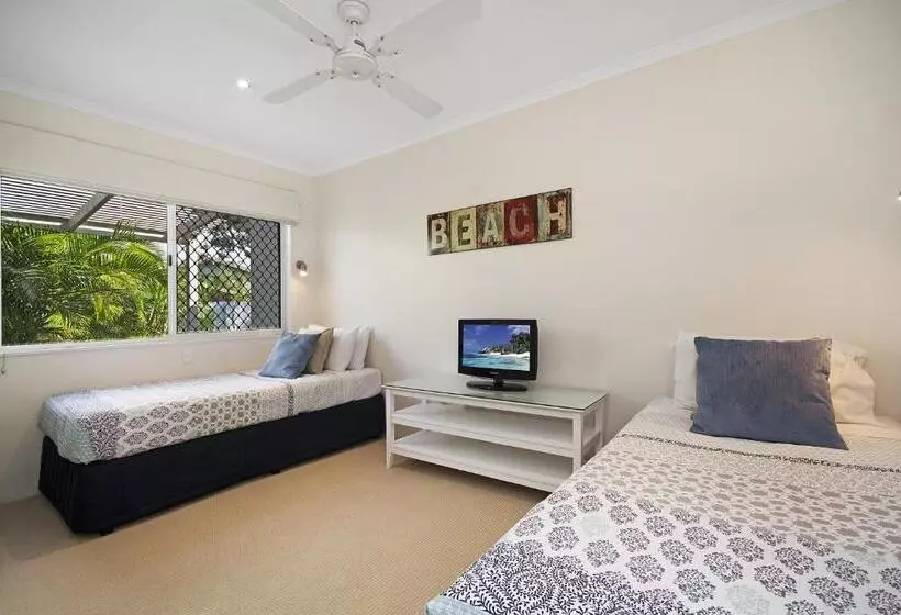 44 Cooran Court