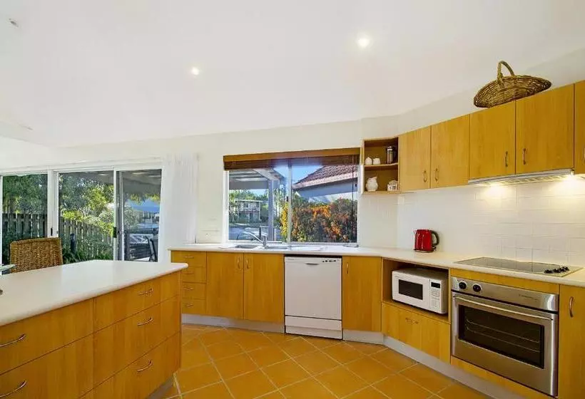 44 Cooran Court