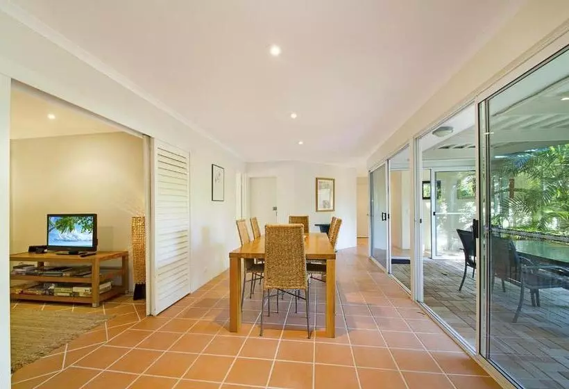 44 Cooran Court