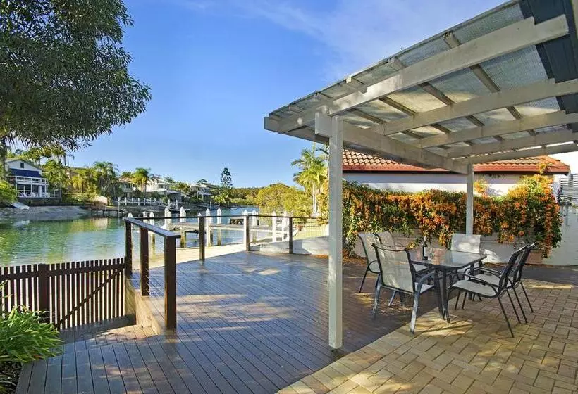 44 Cooran Court