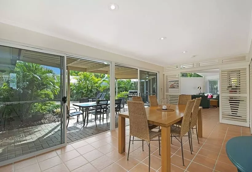 44 Cooran Court