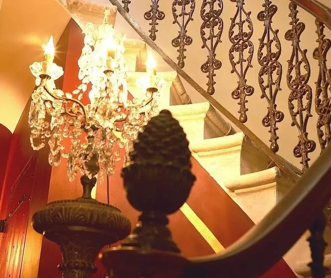 ベッドアンドブレックファースト Château La Tour Carnet   B.magrez Luxury Wine Experience