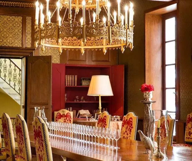 ベッドアンドブレックファースト Château La Tour Carnet   B.magrez Luxury Wine Experience