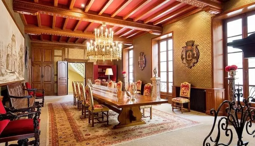 ベッドアンドブレックファースト Château La Tour Carnet   B.magrez Luxury Wine Experience
