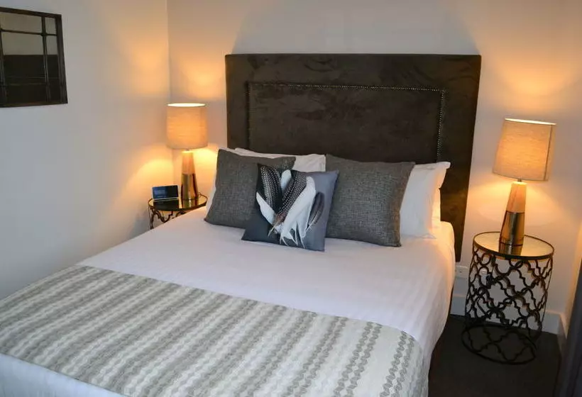 Devlin Apartments