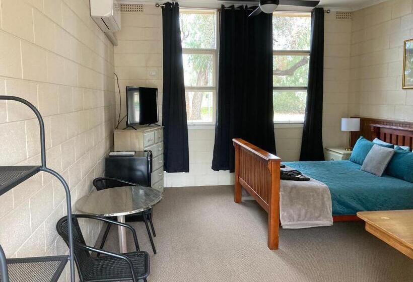 Flinders Ranges Motel   The Mill