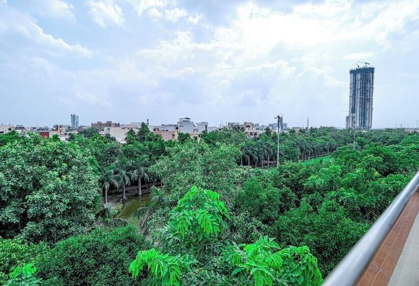 Hotel Ahuja Residency Noida