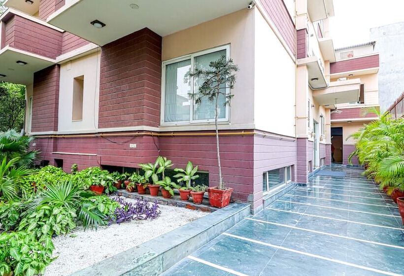 Hotel Ahuja Residency Noida