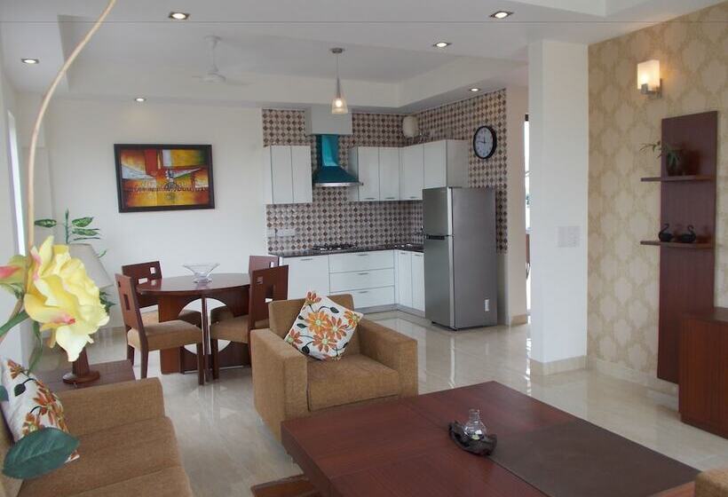 Hotel Ahuja Residency Noida