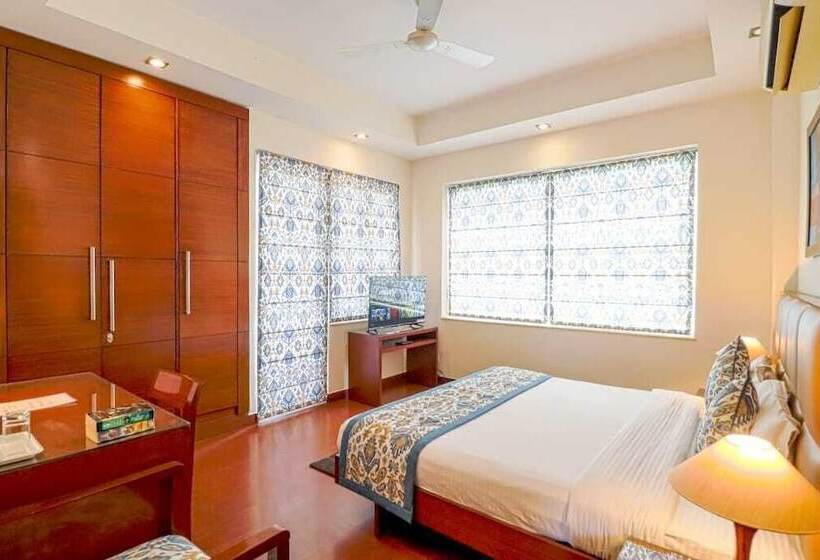 Hotel Ahuja Residency Noida
