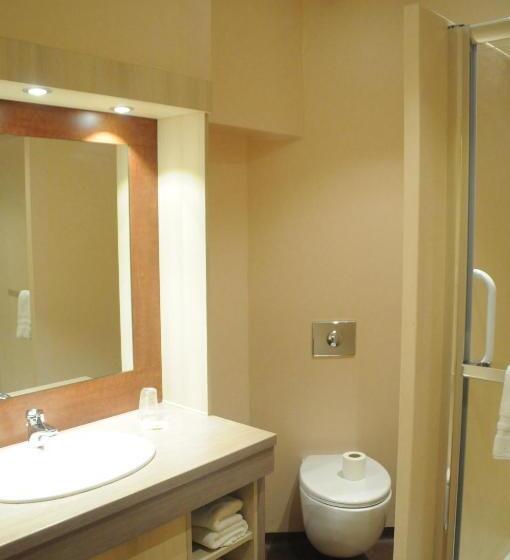 هتل Au Parc Des Cigognes