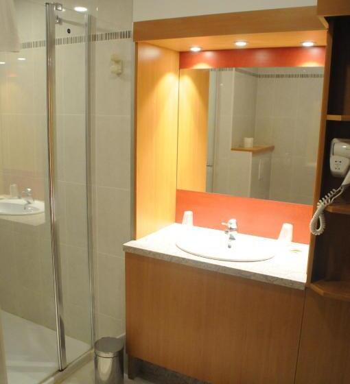 هتل Au Parc Des Cigognes