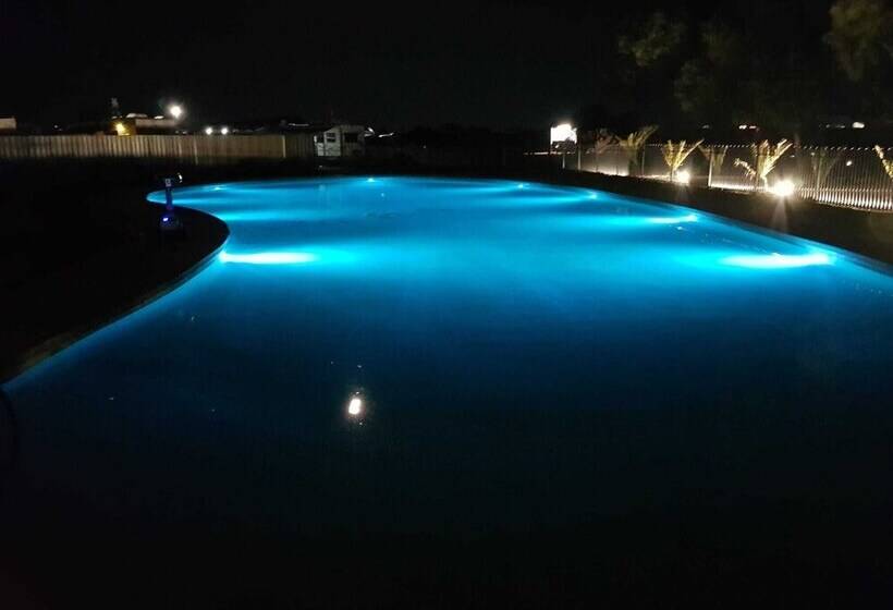 فندق Big4 Stuart Range Outback Resort