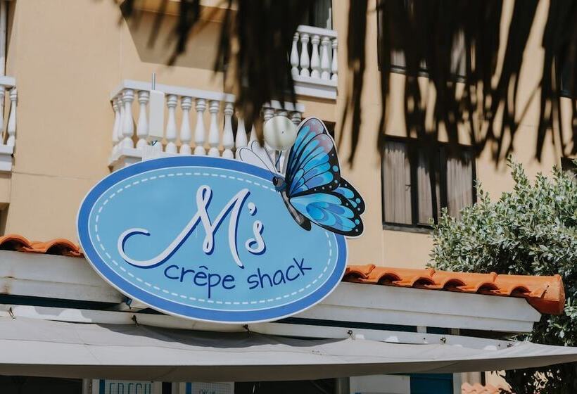 هتل Casa Del Mar Beach Resort