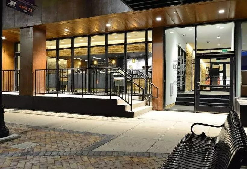ホテル The Lismore Eau Claire A Doubletree By Hilton
