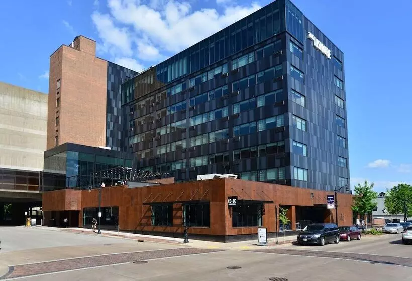 ホテル The Lismore Eau Claire A Doubletree By Hilton
