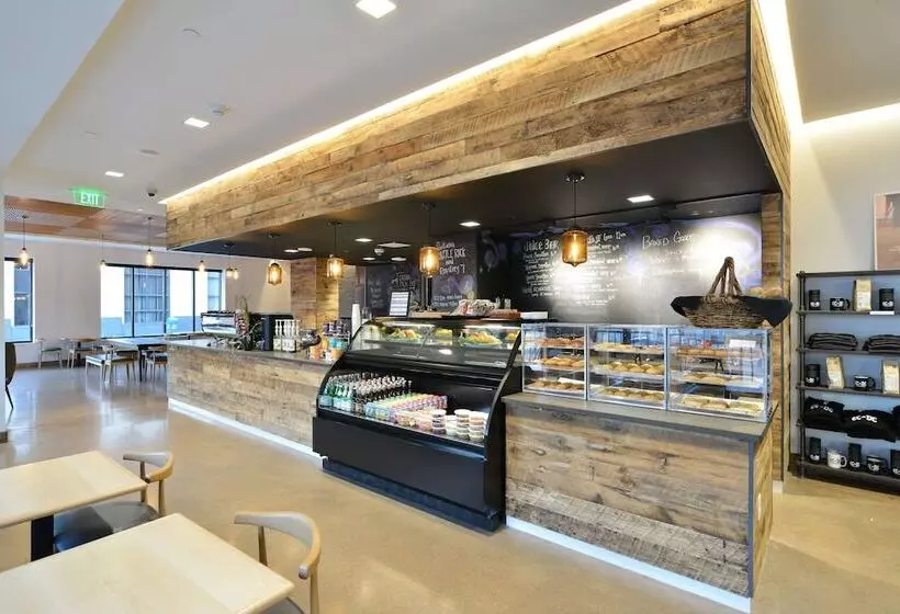 ホテル The Lismore Eau Claire A Doubletree By Hilton
