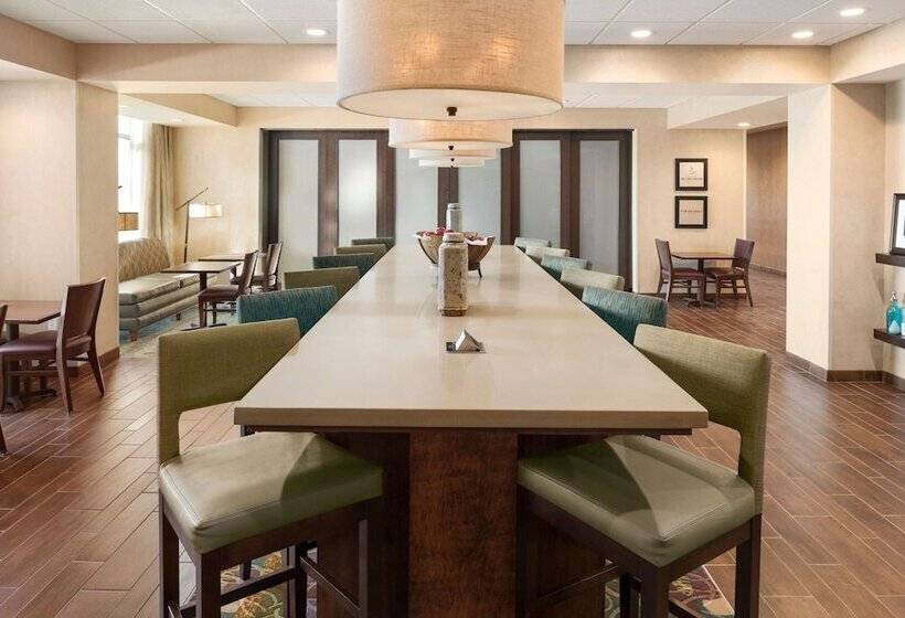 فندق Hampton Inn Lincoln Airport