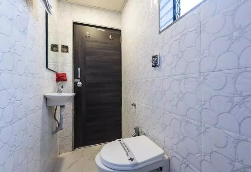 Hotel Adnoc Inn