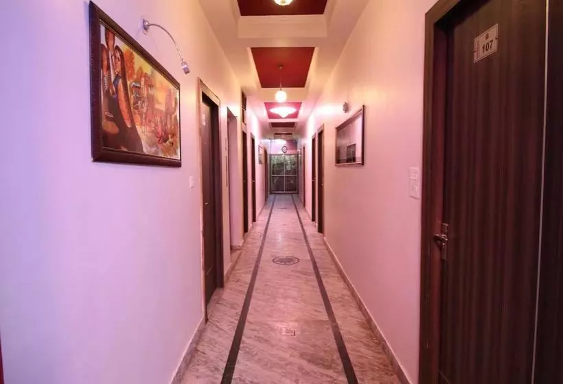 ホテル Oyo Rooms Near Railway Station 2