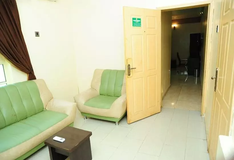Richton Hotel And Suites