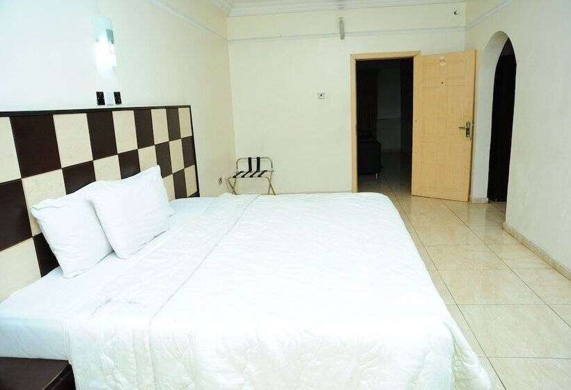 Richton Hotel And Suites