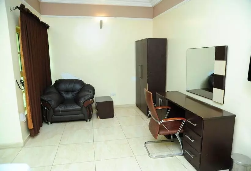 Richton Hotel And Suites