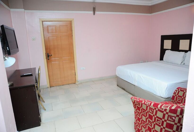 Richton Hotel And Suites