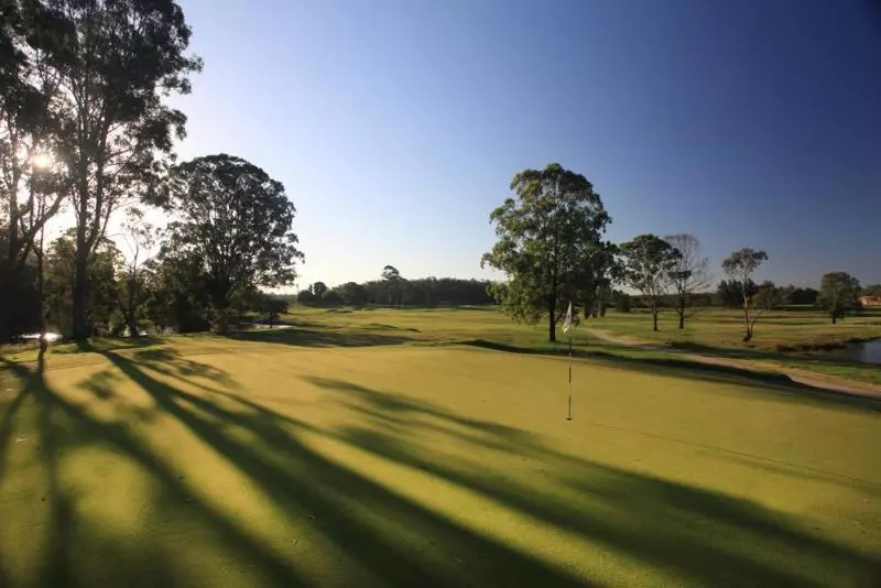 ホテル Riverside Oaks Golf Resort