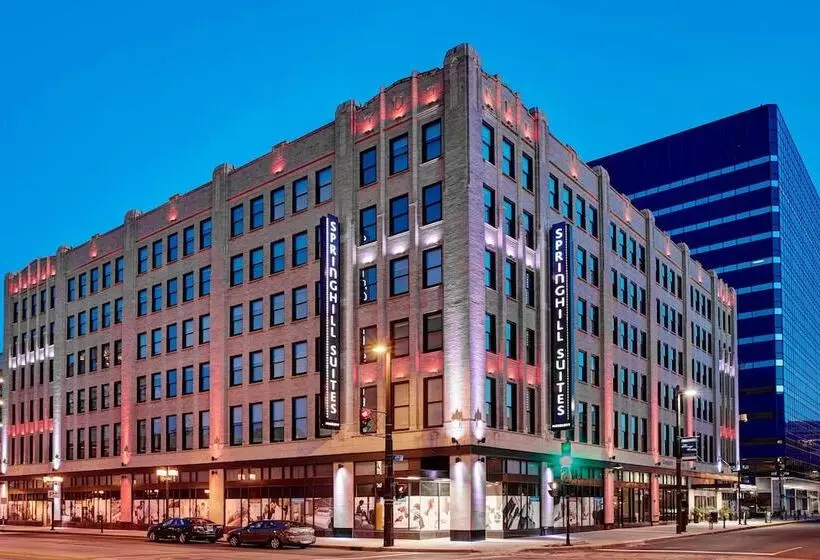 Hotelli Springhill Suites By Marriott Milwaukee Downtown