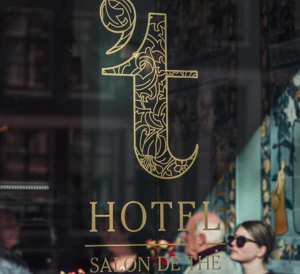 Hotel T