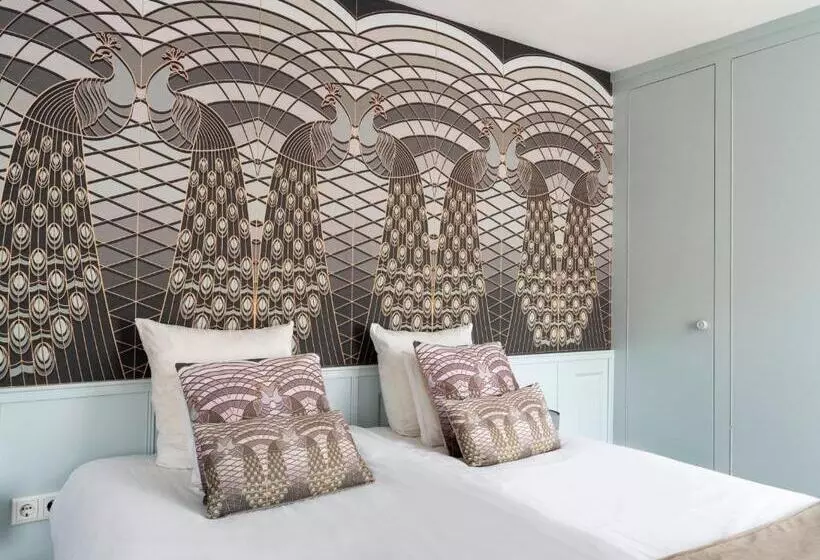Hotel T
