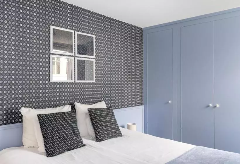 Hotel T
