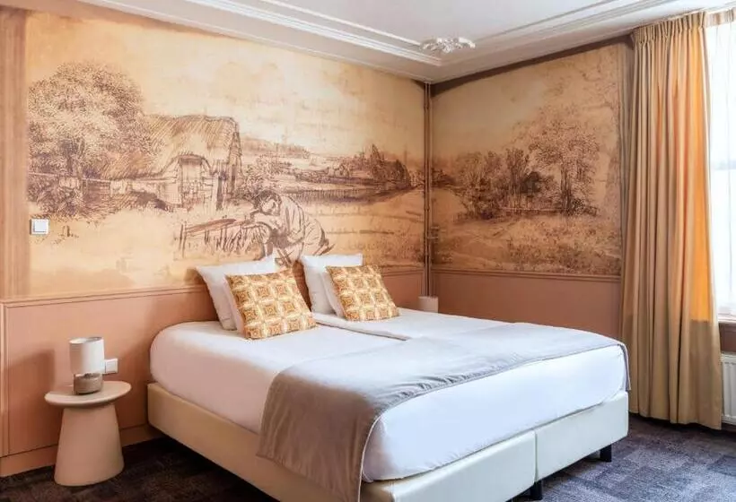 Hotel T