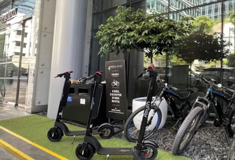 Paradox Hotel Vancouver