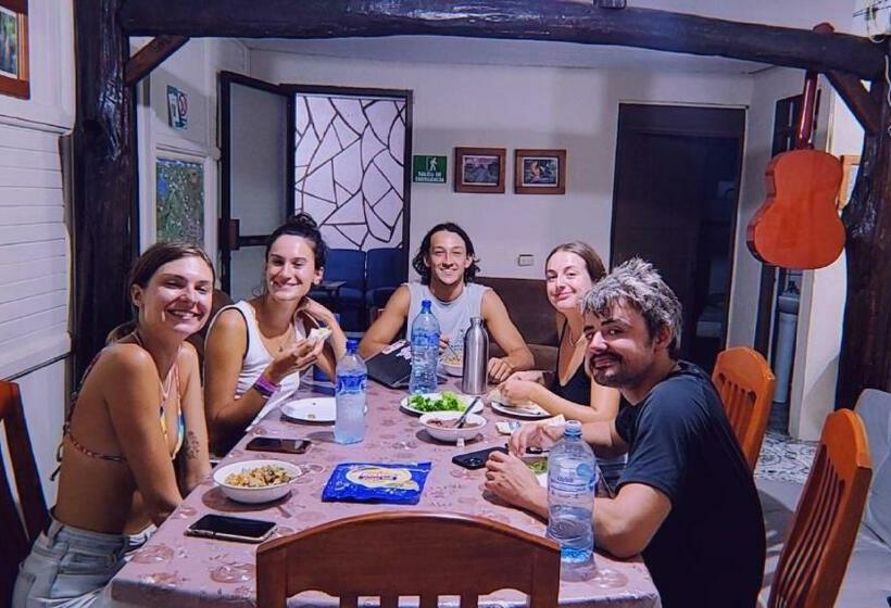 הוסטל Alpha Arenal Homely