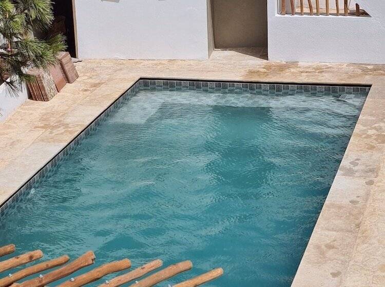 Отель La Maison Des Vagues