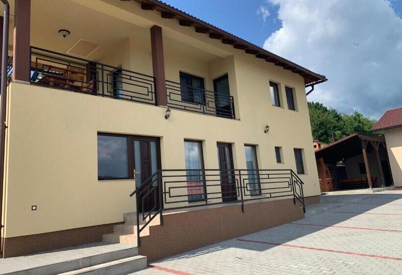 پانسیون Casa Leda