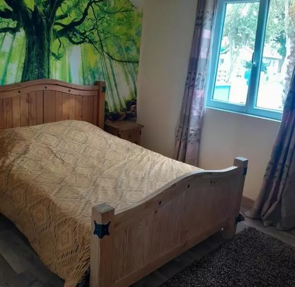 Petite Auberge Landaise, Budget Hostel