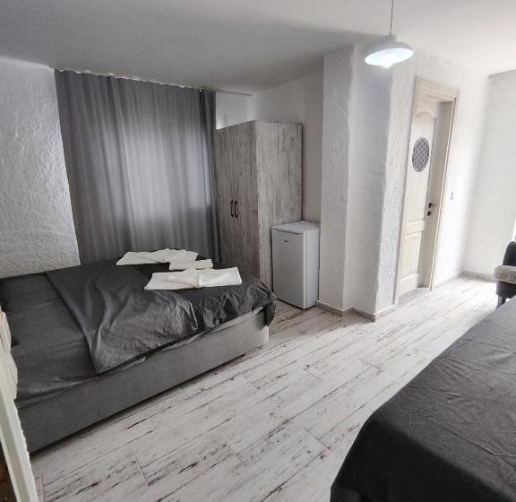 مبيت وإفطار The Escape Hotel Alacati