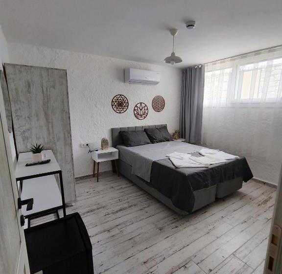 مبيت وإفطار The Escape Hotel Alacati