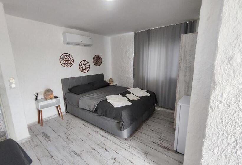 مبيت وإفطار The Escape Hotel Alacati