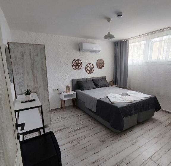 مبيت وإفطار The Escape Hotel Alacati