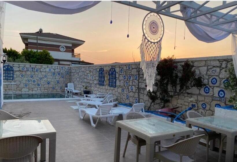 مبيت وإفطار The Escape Hotel Alacati