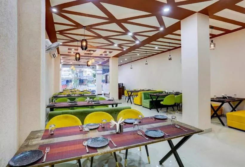 Townhouse Hotel Selaqui Inn