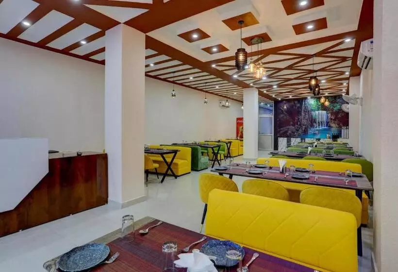 Townhouse Hotel Selaqui Inn